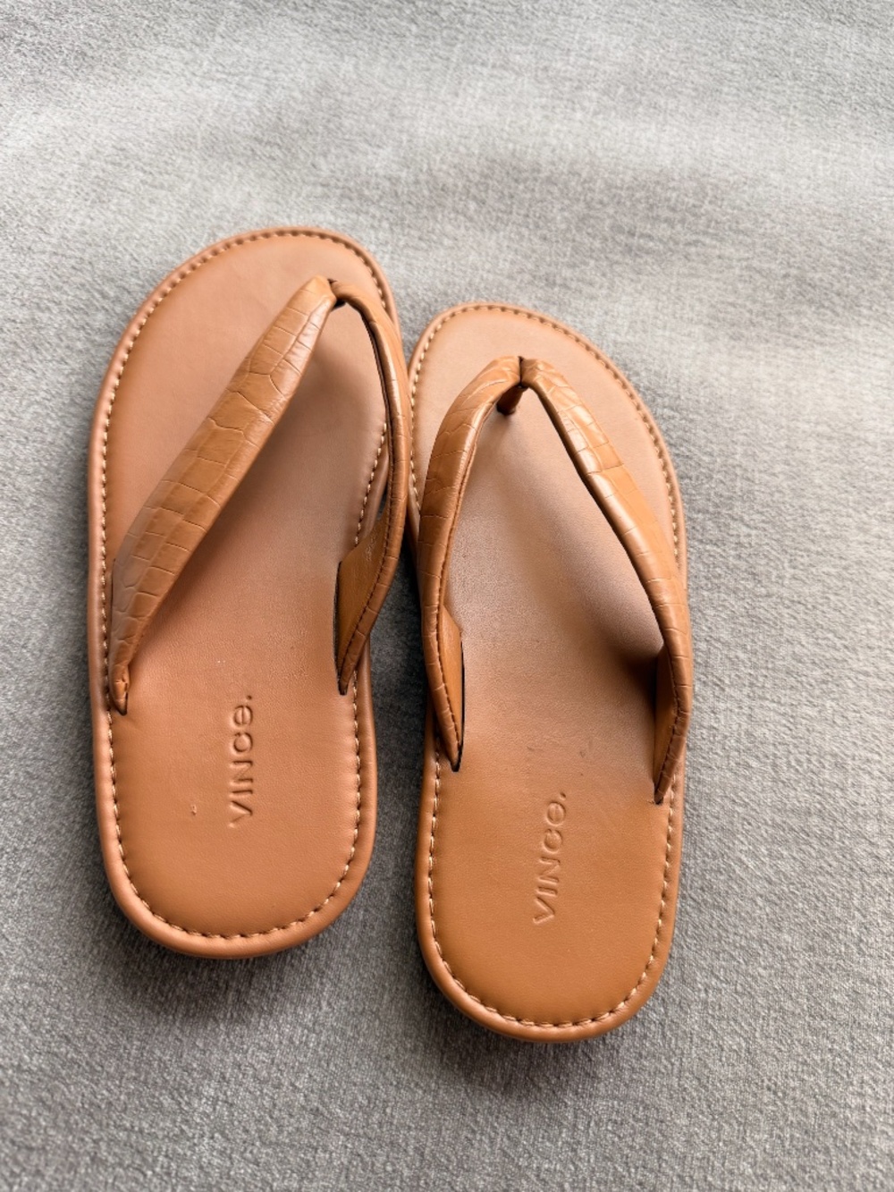 Vince - Olexa Tan Croc Embossed Leather Flip Flop Sandals Size 8